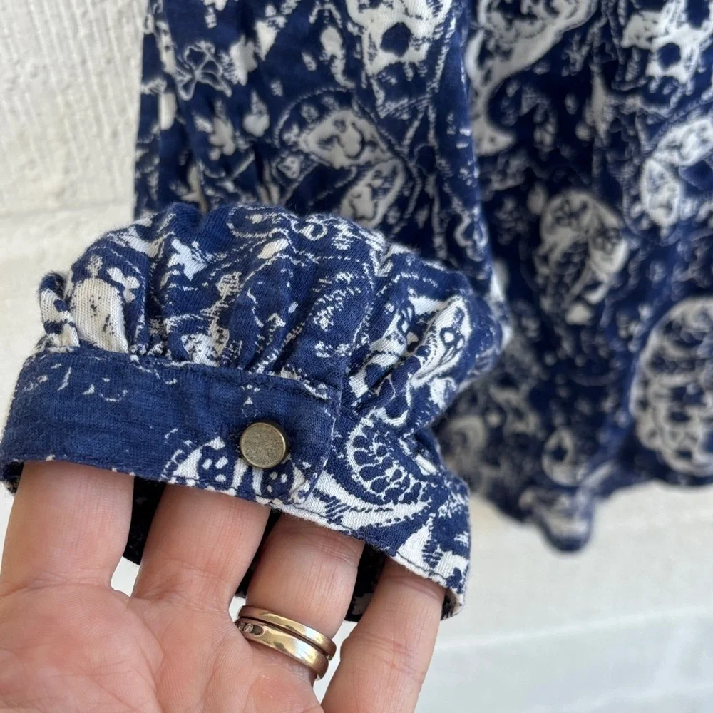 Lucky Brand Boho Cotton Navy and White Patterned Blouse sz S